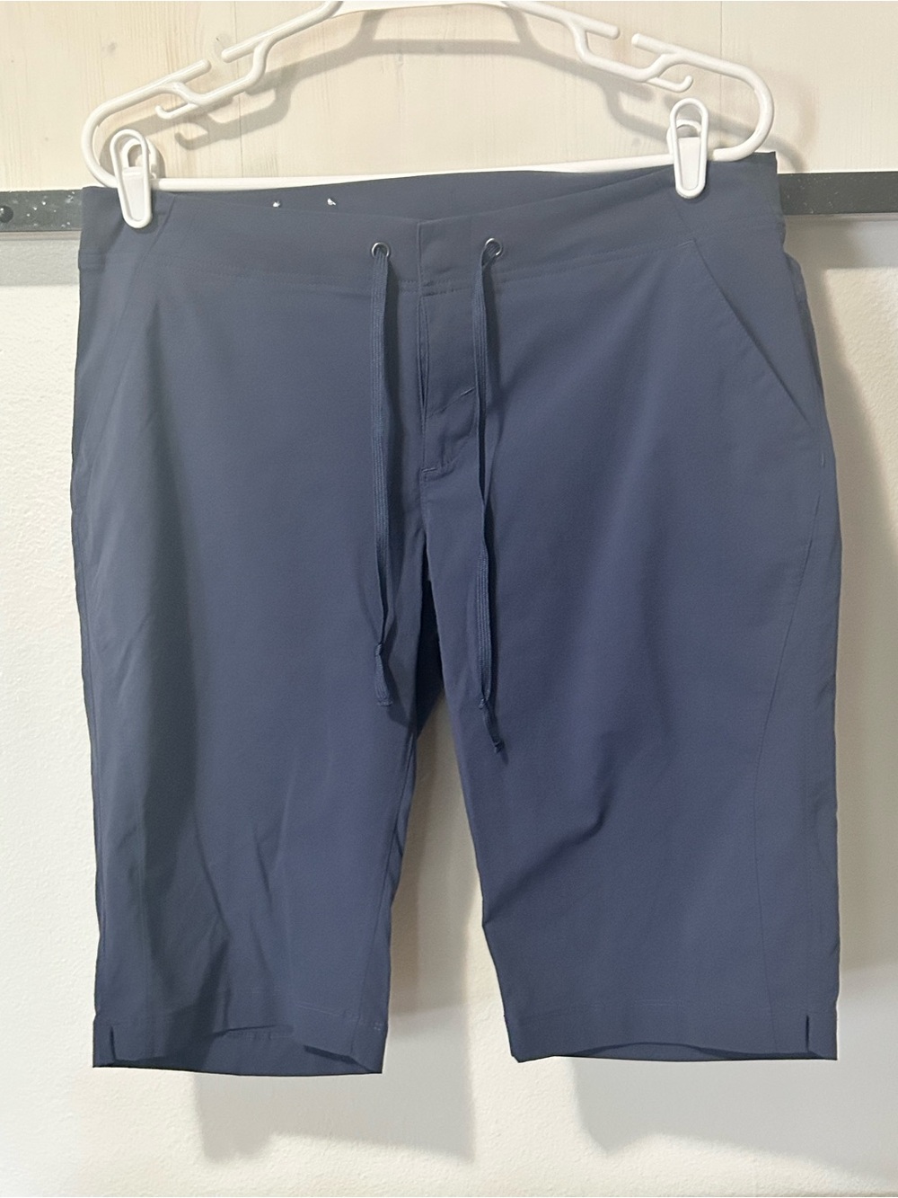 Columbia Women’s Navy Blue Drawstring knee-length Shorts